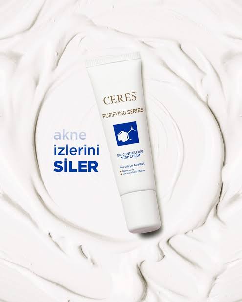 Ceres Oil Controlling Stop Cream 15 ml %1 BHA + çay ağacı yağı içeren, yağlı ve akneye meyilli ciltler için noktasal bakım kremidir. Gözenekleri temizler, sivilce ve siyah nokta oluşumunu engeller; vitamin E ve D‑panthenol ile cildi yatıştırır, parlamayı durdurur.