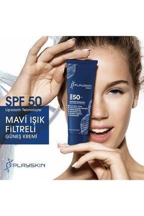 Playskin Sun Block SPF50+ 100 ml Playskin Sun Block SPF50+, UVA ve UVB ışınlarına karşı yüksek koruma sağlar. Hafif yapısı, nemlendirici etkisi ve leke karşıtı içeriği ile tüm cilt tiplerine uygundur. Günlük kullanım için idealdir.