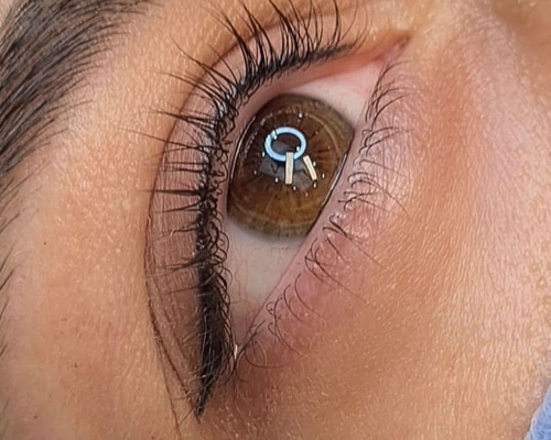 Çanakkale Kleopatra Güzellik Salonu'nda uzmanlar tarafından yapılan Babyliner uygulaması