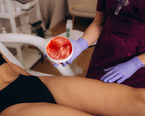 Çanakkale Kleopatra Güzellik Salonu'nda uzmanlar tarafından yapılan Bölgesel Renk Açma Bakımı ile aydınlanmış ve eşitlenmiş cilt görünümü.